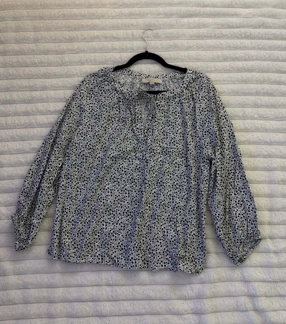 LOFT Black & White Floral Split Neck Tie Front Blouse Size L